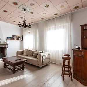 Accogliente Casa A Appartamento
